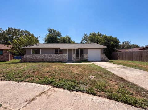 Property photo of 102 Dartmoor Dr, Schertz, TX 78154