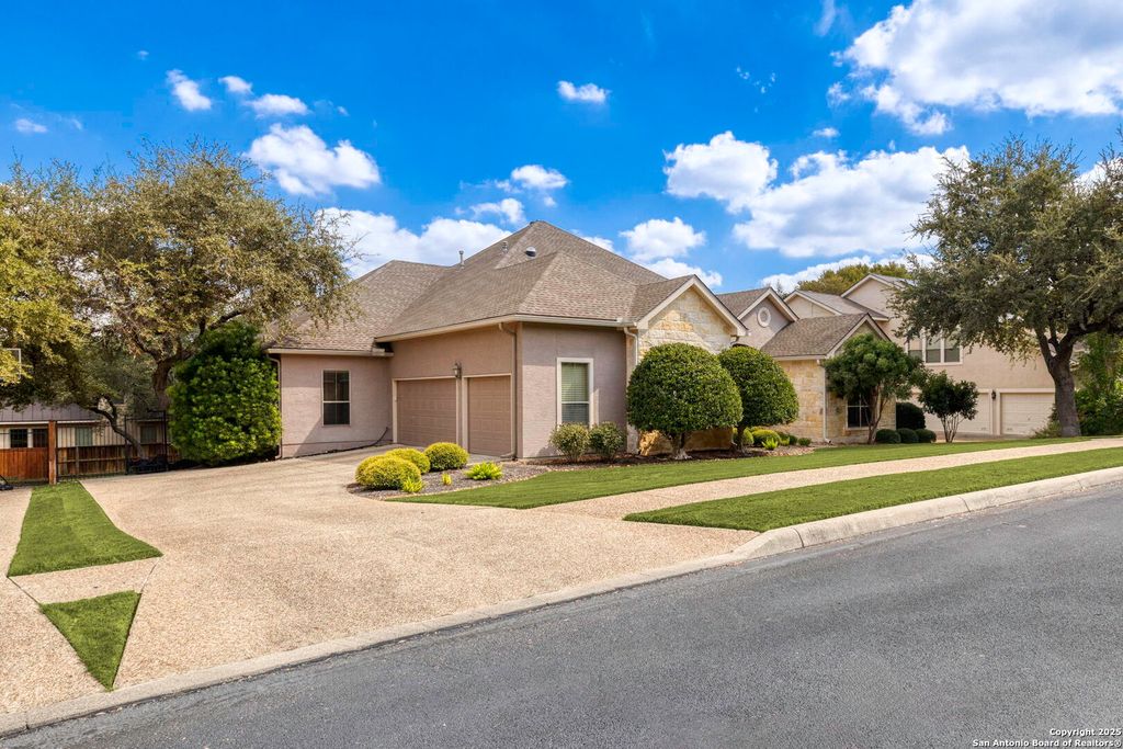 Photo of 114 Candelaria, Helotes, TX 78023 (MLS # 1916406)