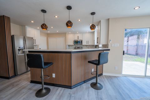 Tiny photo for 6638 Suncliff Crest, San Antonio, TX 78238 (MLS # 1931208)