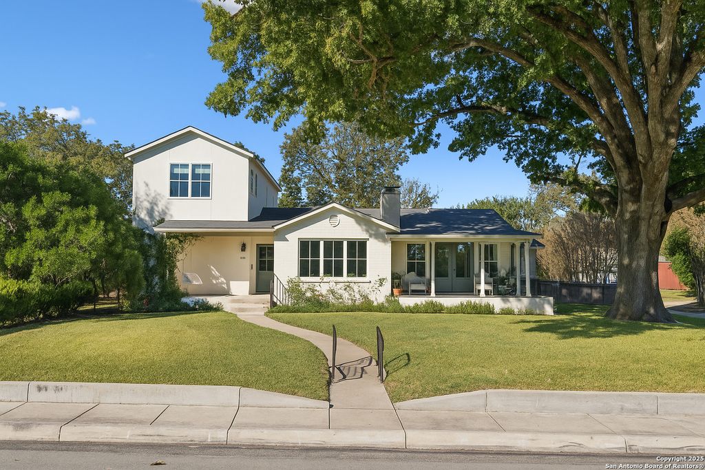 Photo of 127 Larkwood Dr, San Antonio, TX 78209 (MLS # 1921131)