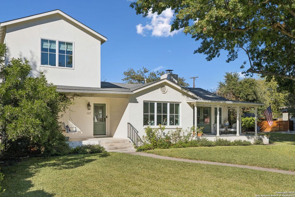 Photo of 127 Larkwood Dr, San Antonio, TX 78209 (MLS # 1921131)