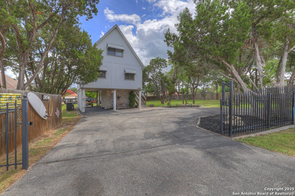 1568 Blueridge