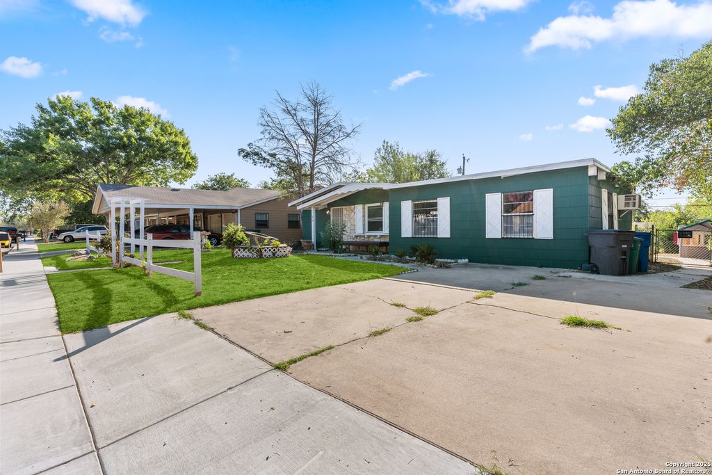 Photo of 138 Galaxy, San Antonio, TX 78227 (MLS # 1915756)