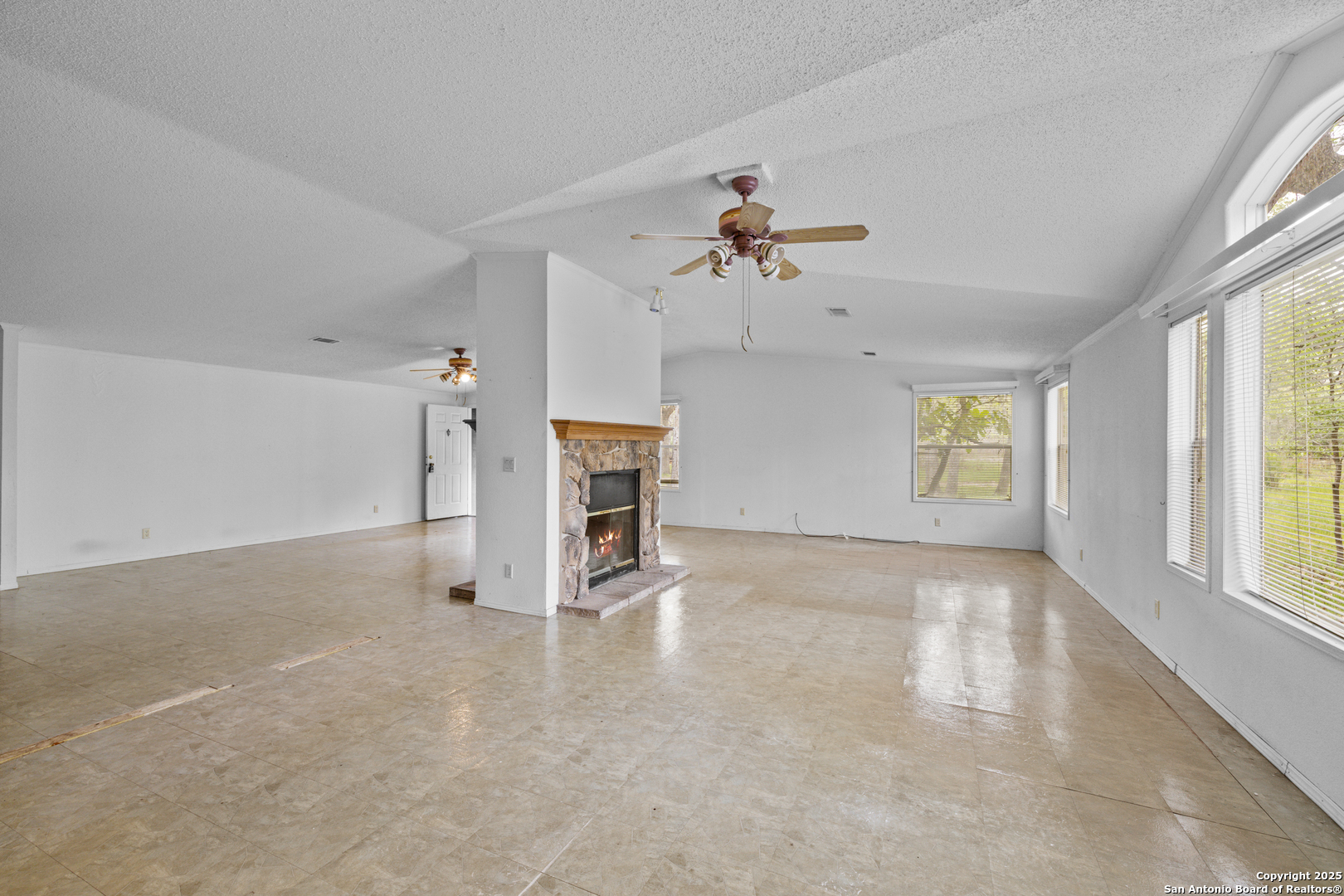 1189 Vivroux Ranch