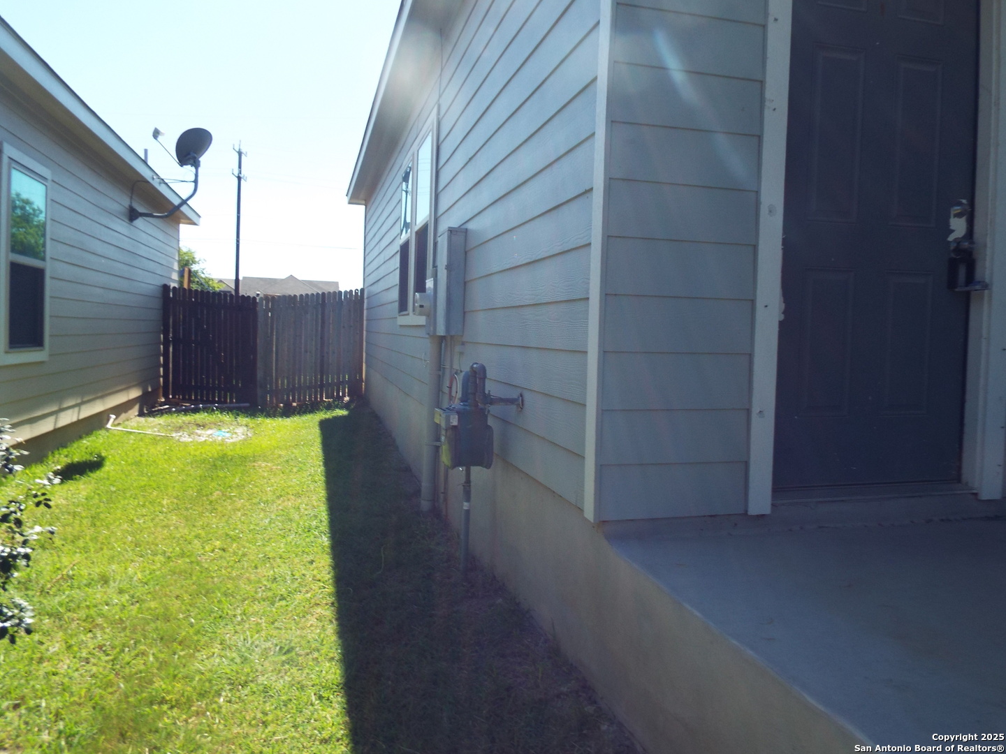 4937 Hallies Garden