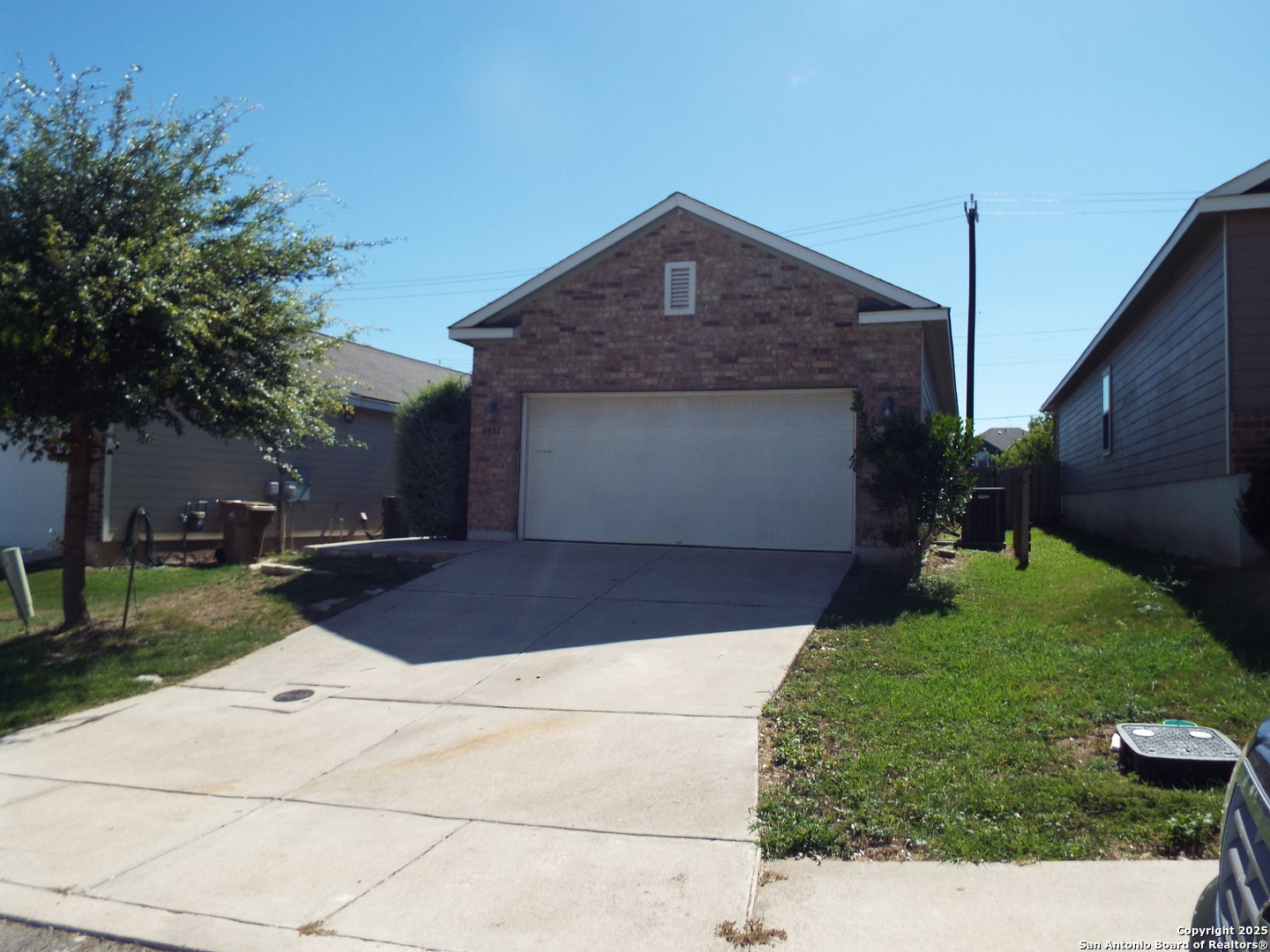 4937 Hallies Garden