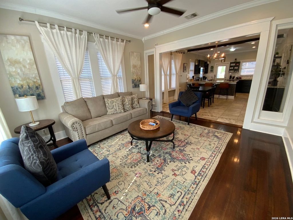 Photo of 231 E Carolina St, San Antonio, TX 78210 (MLS # 1936736)