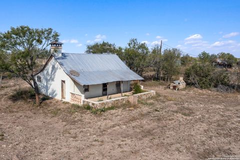 A home in Hondo