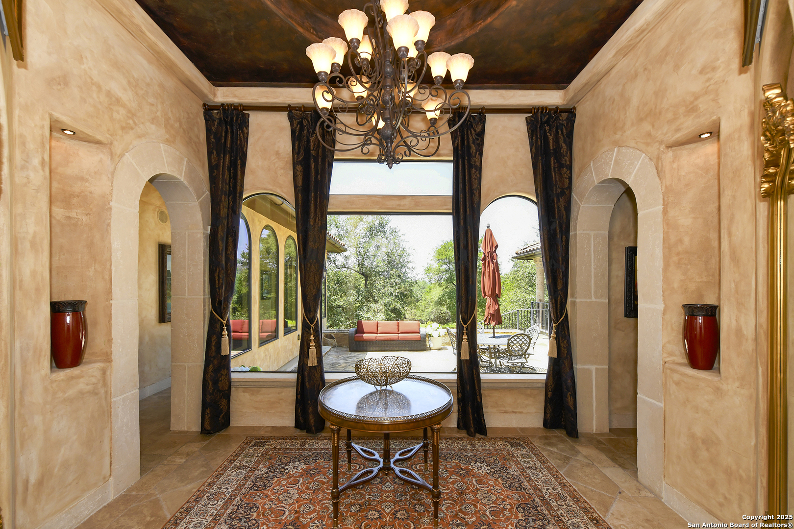 464 Paradise Hills
