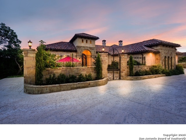 464 Paradise Hills