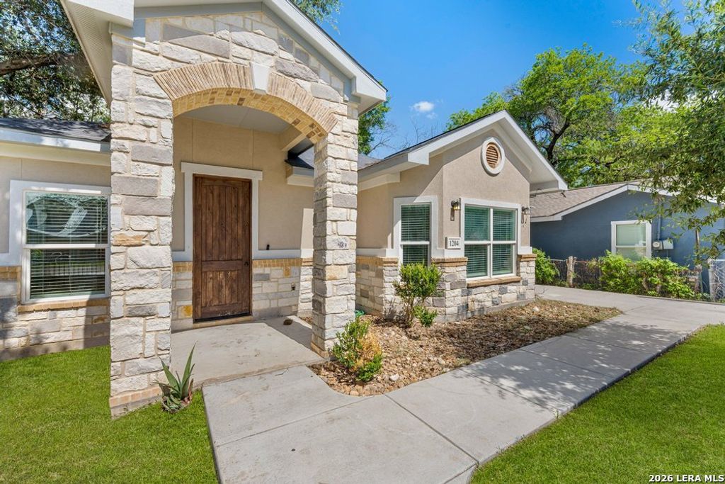 Photo of 1204 Valencia, San Antonio, TX 78237 (MLS # 1991559)