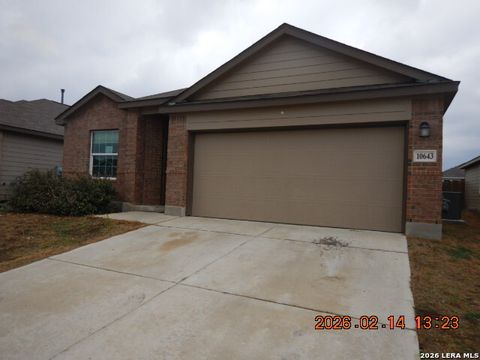 10643 Vinateros Dr Converse TX 78109