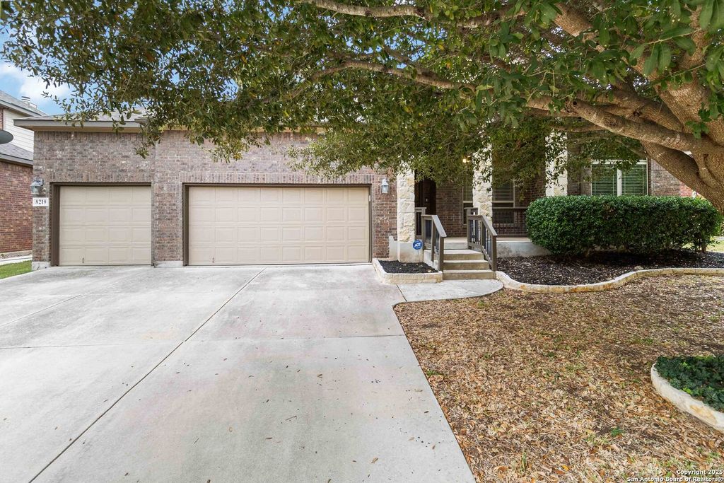 Photo of 8219 Mystic Chase, Boerne, TX 78015 (MLS # 1924239)