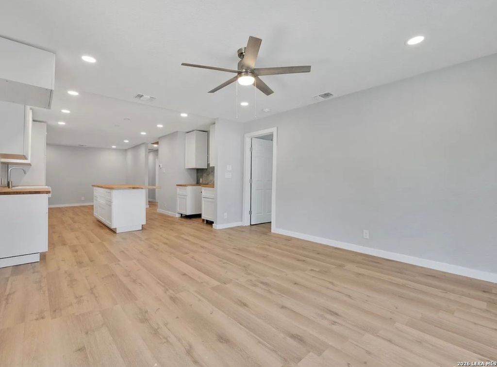 Photo of 1126 W Lullwood, San Antonio, TX 78201 (MLS # 1955108)