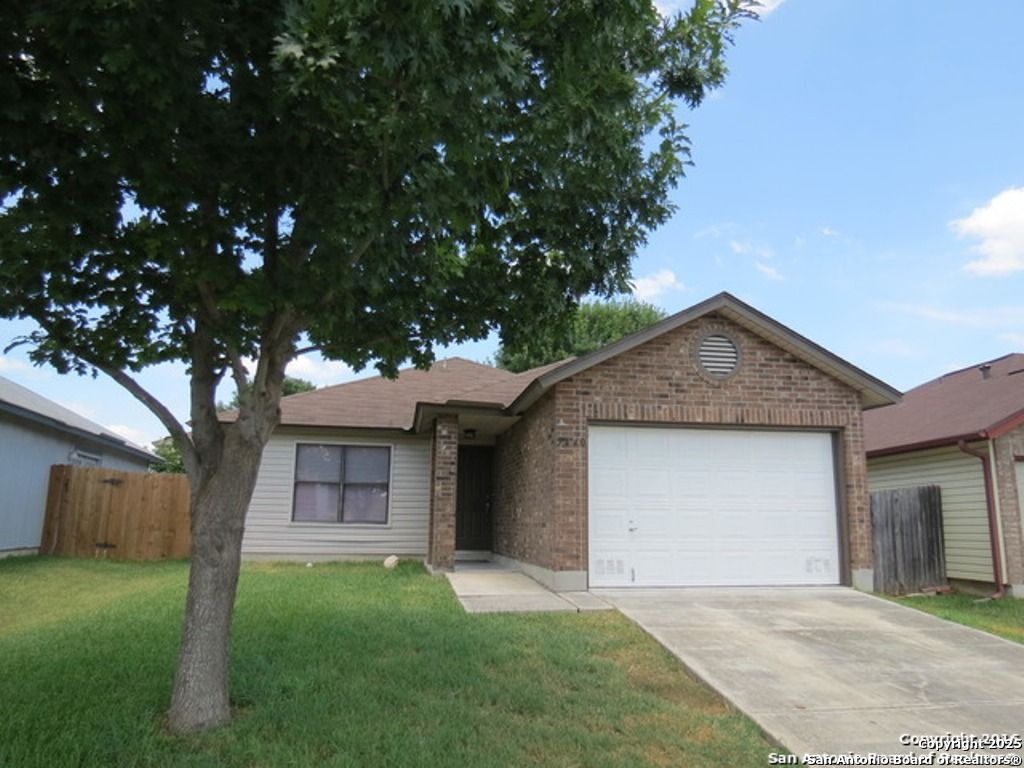 Photo of 5440 Villa Mercedes, San Antonio, TX 78233 (MLS # 1916065)