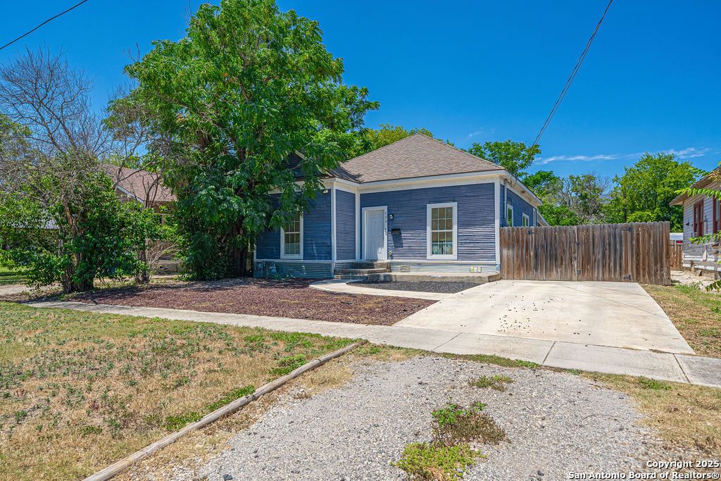 Photo of 535 Denver, San Antonio, TX 78210 (MLS # 1921144)
