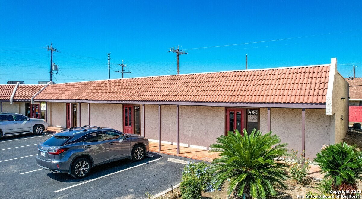 8201 Roughrider Dr 8207 B