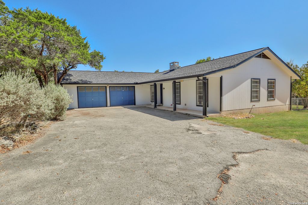 Photo of 1204 LAKESIDE DR W, Canyon Lake, TX 78133 (MLS # 1940592)