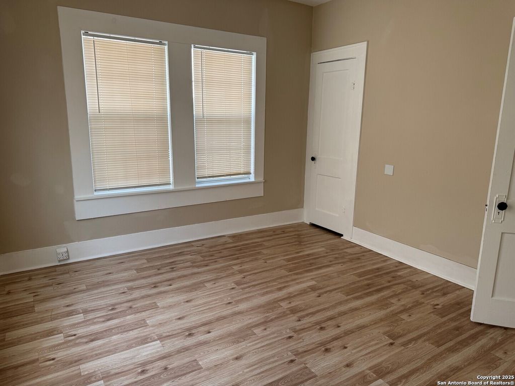 Photo of 1615 interstate 35, San Antonio, TX 78208 (MLS # 1916235)