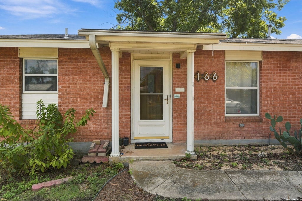 Photo of 166 Fennel Dr, San Antonio, TX 78213 (MLS # 2023734)