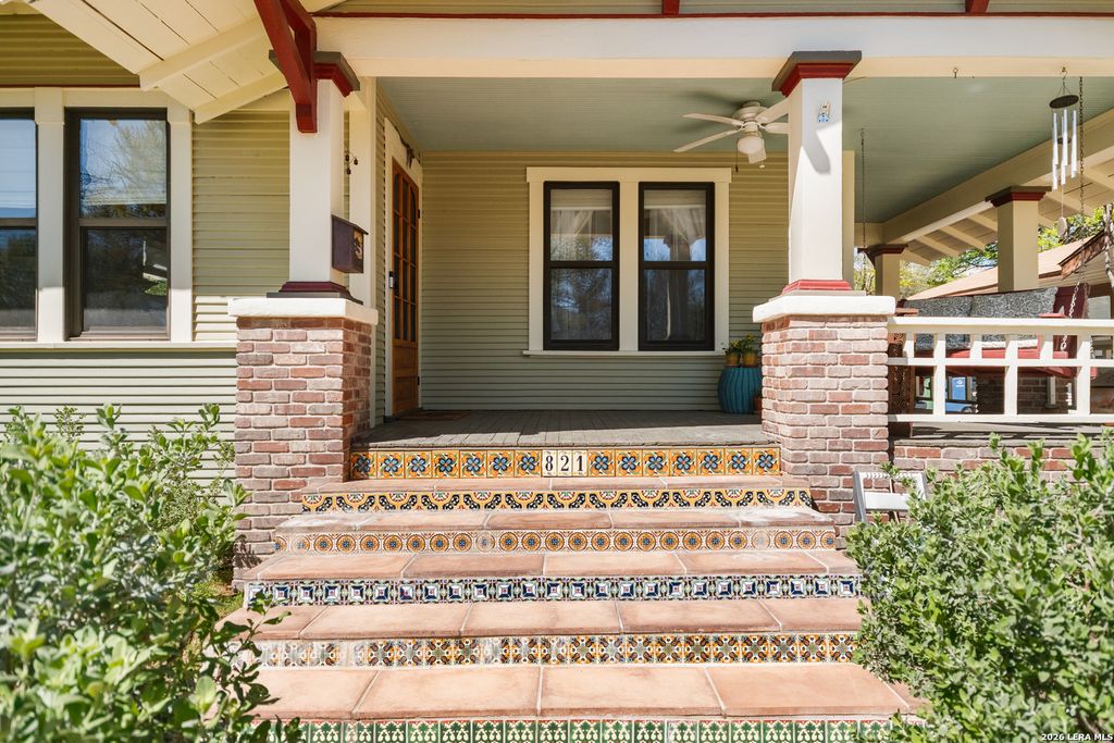 Photo of 821 W CRAIG PL, San Antonio, TX 78212 (MLS # 1950836)