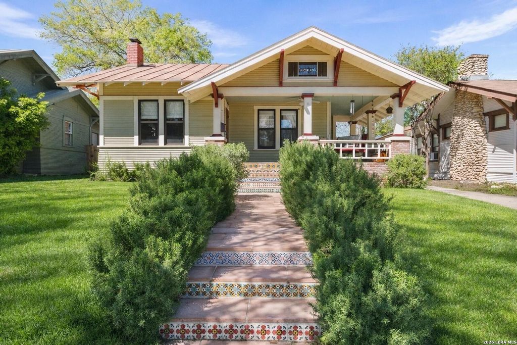 Photo of 821 W CRAIG PL, San Antonio, TX 78212 (MLS # 1950836)