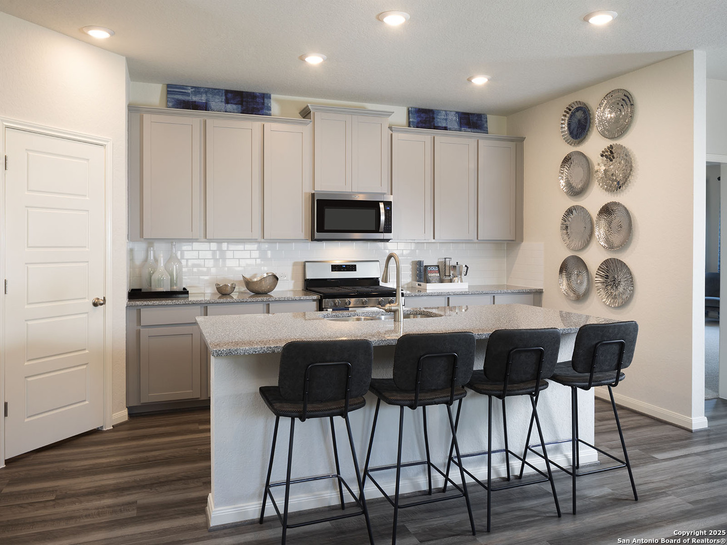 10279 King Robert