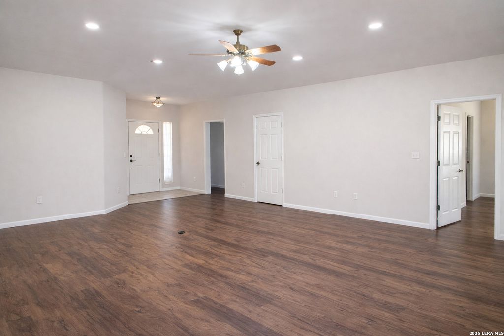 Photo of 660 Oak Valley Dr, Kerrville, TX 78028 (MLS # 1958616)