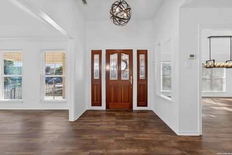 6003 Brook Falls Windcrest TX 78239