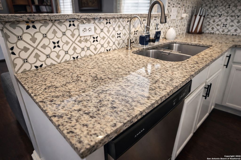 Photo of 6019 Old Chimney, San Antonio, TX 78250 (MLS # 1934034)