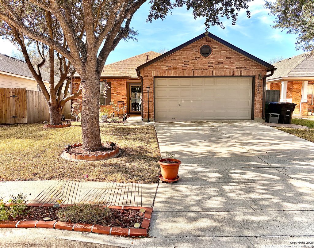 Photo of 6019 Old Chimney, San Antonio, TX 78250 (MLS # 1934034)