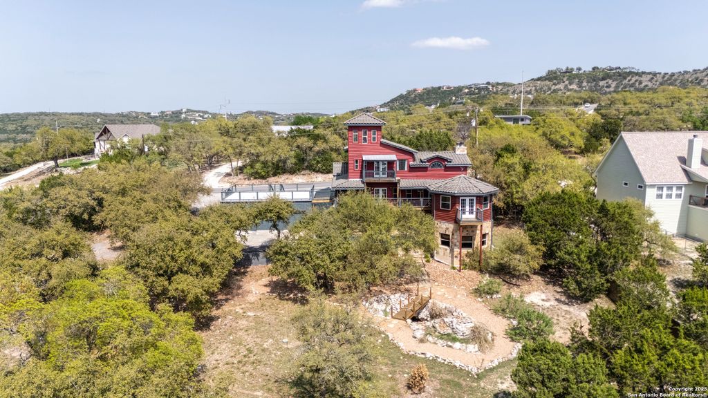 listing image 102
