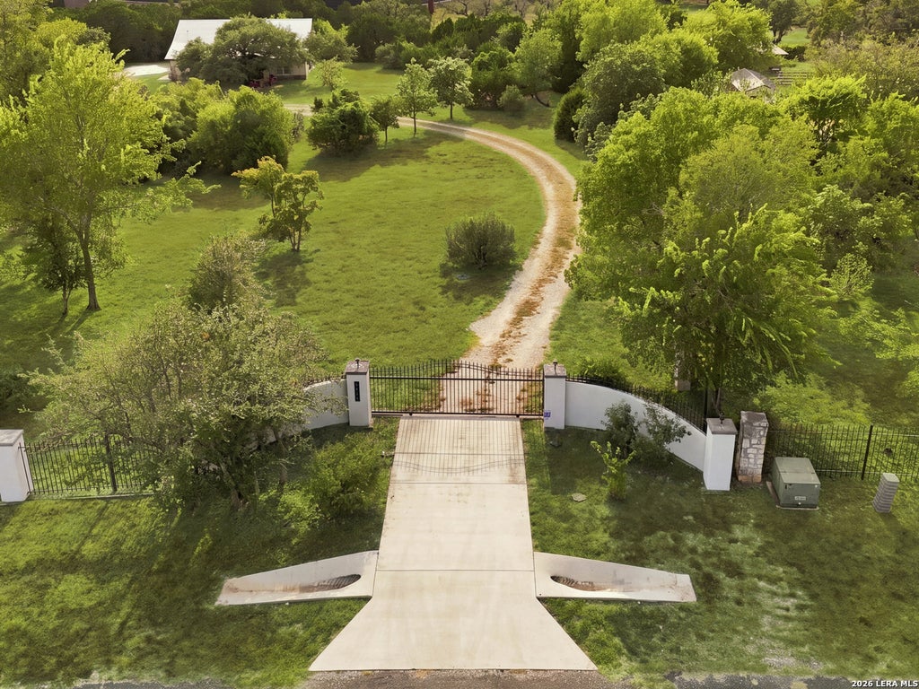Photo of 9542 Majestic Oak Cir, San Antonio, TX 78255 (MLS # 2015173)
