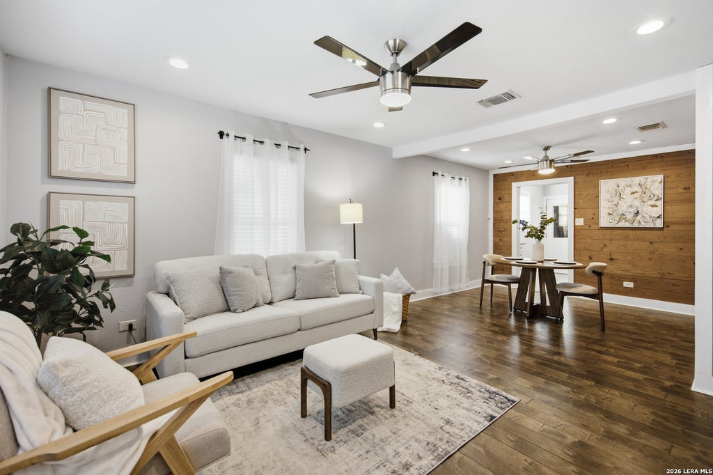 Photo of 221 E FRENCH PL, San Antonio, TX 78212 (MLS # 1999120)