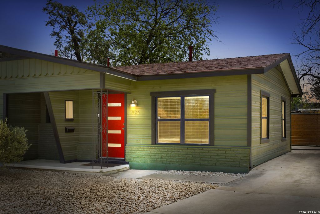 Photo of 926 Lamar, San Antonio, TX 78202 (MLS # 1952588)