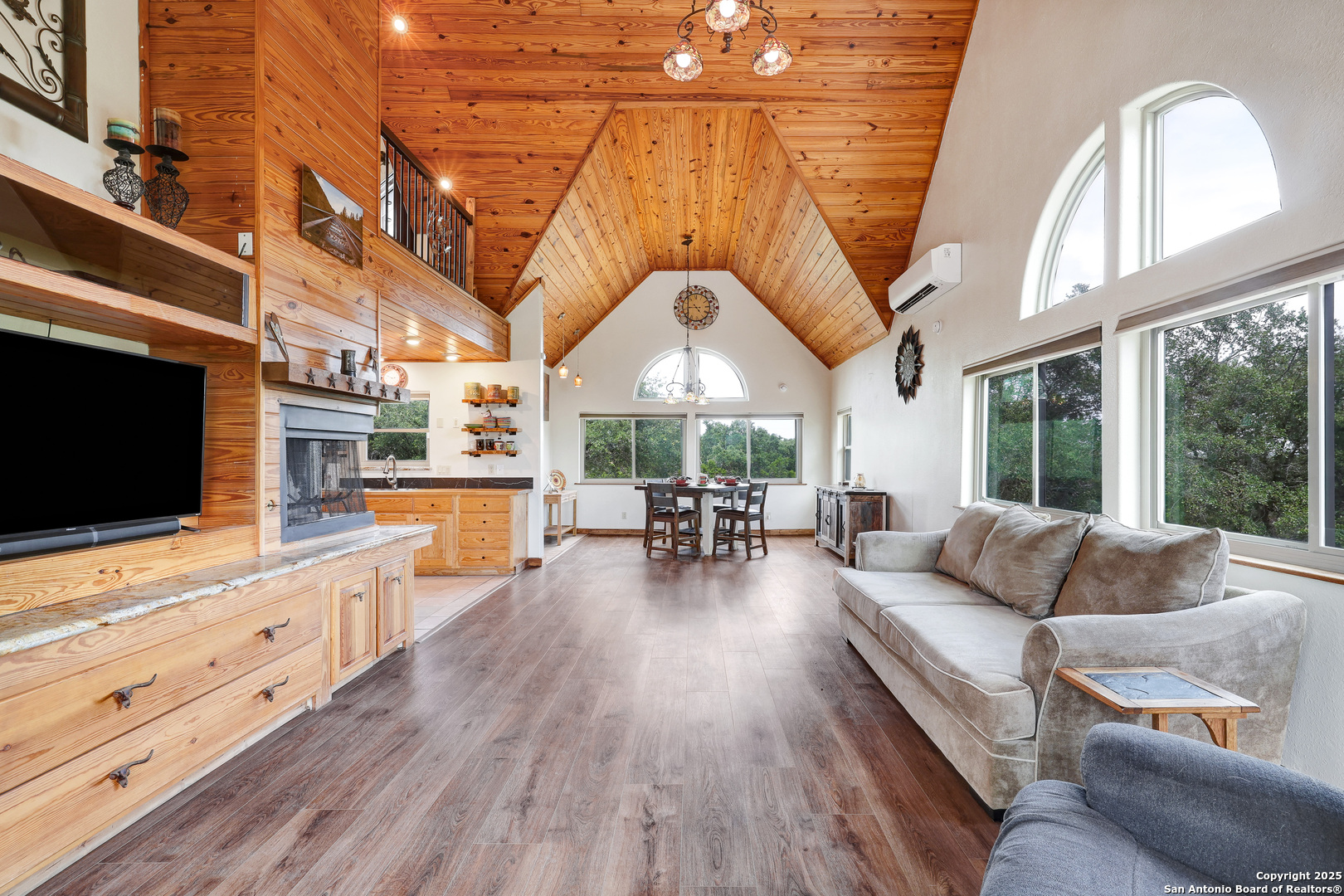 727 private road 1508