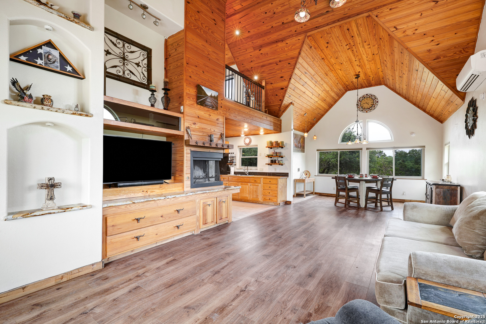 727 private road 1508
