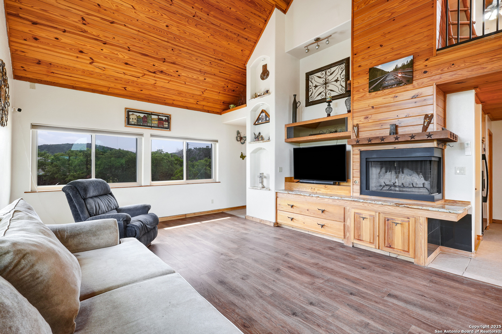 727 private road 1508