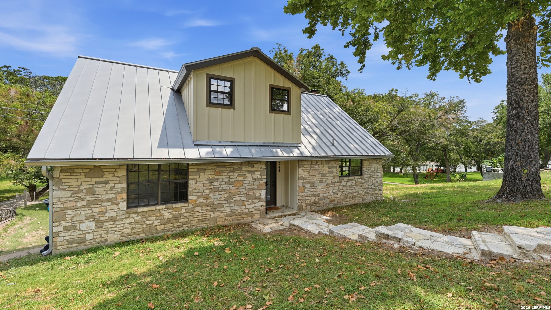 721 RIDGEROAD DR