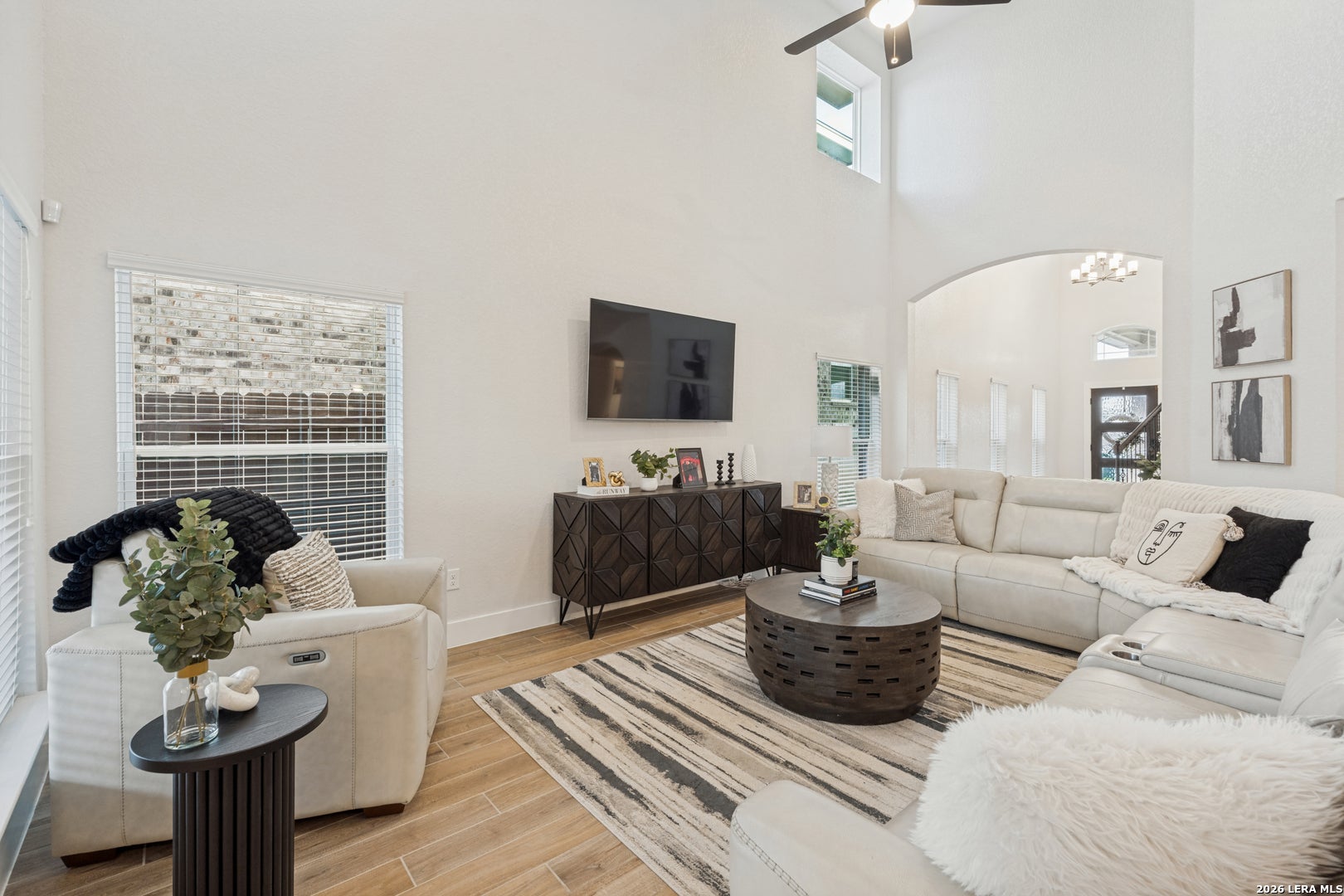 15231 Comanche Hills