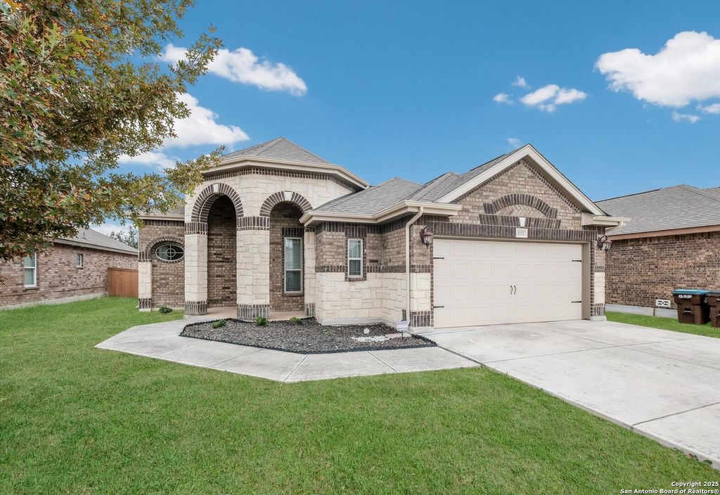 Photo of 11322 Begonia Rock, San Antonio, TX 78245 (MLS # 1929707)