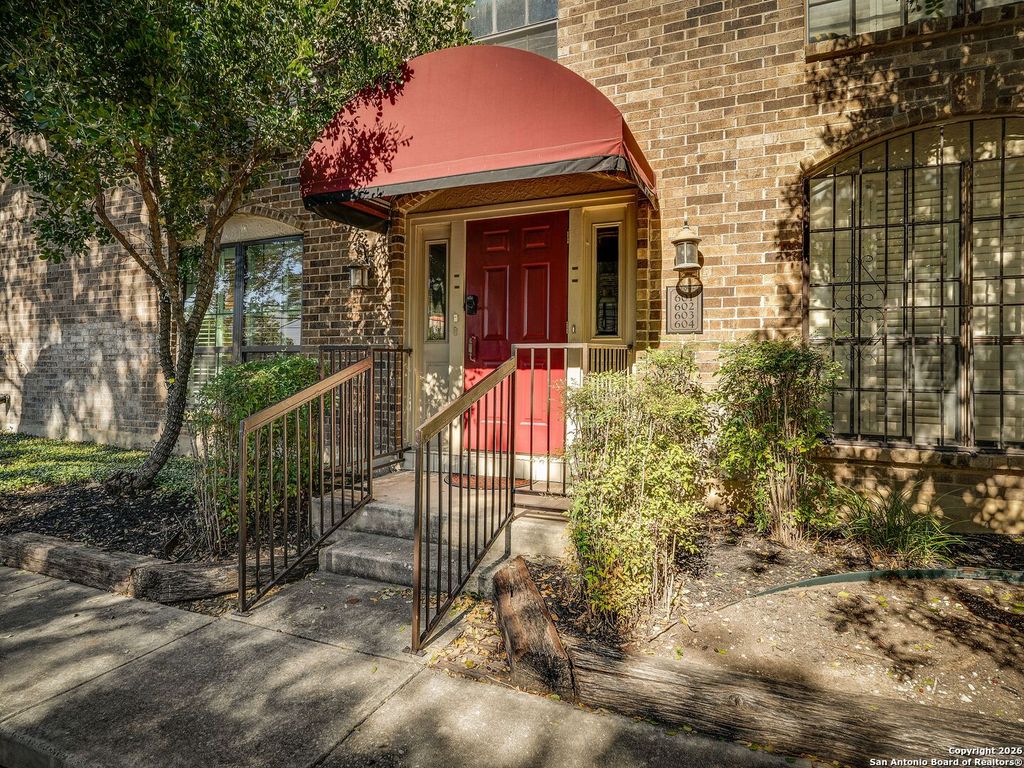 Photo of 7926 Broadway 601 #601, San Antonio, TX 78209 (MLS # 1921796)