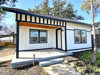 Single Family Residence at 2254 interstate 35
