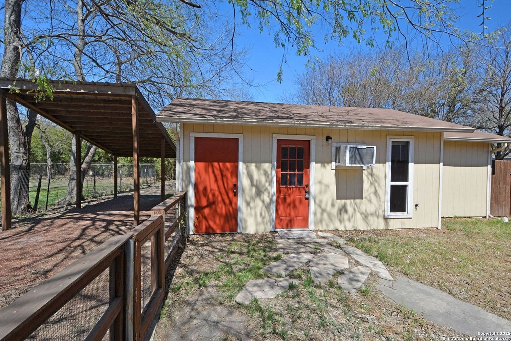 Photo of 3174 BOON ST, Seguin, TX 78155 (MLS # 2025075)