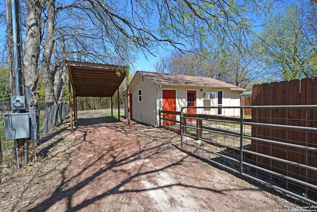 Photo of 3174 BOON ST, Seguin, TX 78155 (MLS # 2025075)