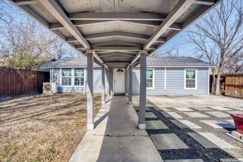 Photo of 1403 Kentucky, San Antonio, TX 78201 (MLS # 1935344)