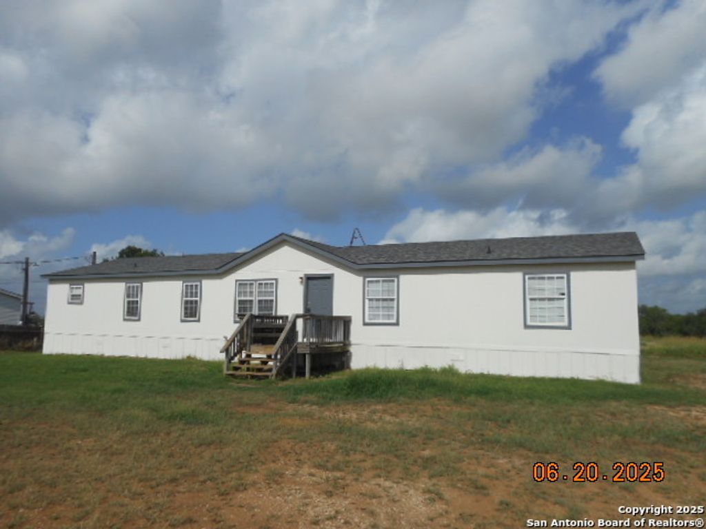 Photo of 165 Crestfield Dr., Pleasanton, TX 78064 (MLS # 1892388)
