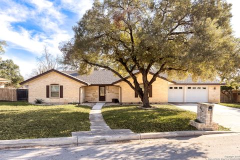 614 Moorside Windcrest TX 78239