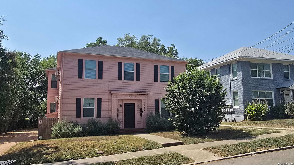 Photo of 1020 W French Pl, San Antonio, TX 78212 (MLS # 2016576)