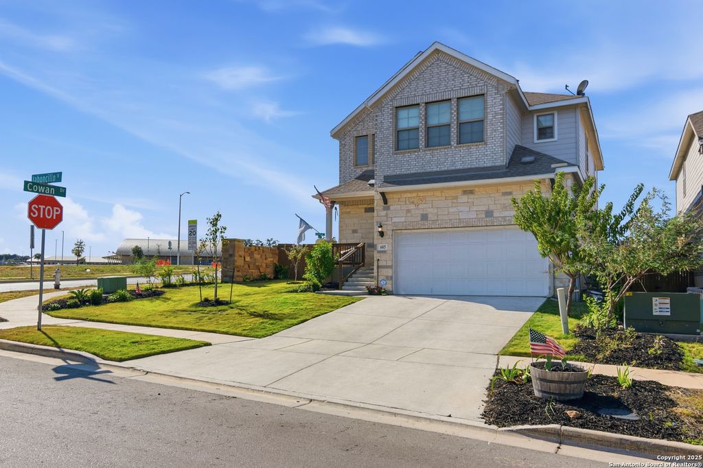 Photo of 605 Jaboncillo, New Braunfels, TX 78132 (MLS # 1922911)